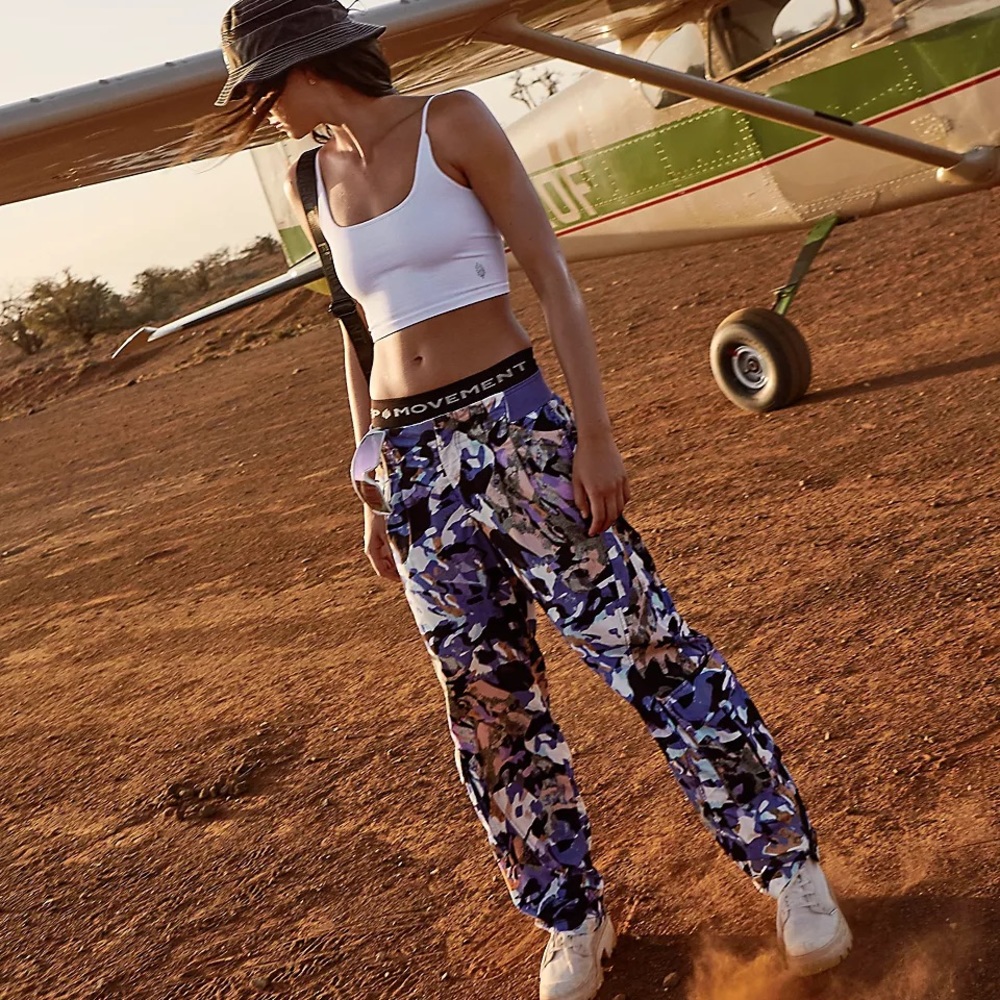 FP MOVEMENT Mesmerize Me Printed Cargo Pants Violet Splendor NWOT - Size Medium